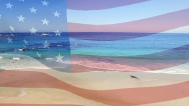 Kumsalın ve deniz dalgalarının havadan görüntüsüne karşı bize bayrak sallamanın dijital bileşimi. Ulusal turizm ve seyahat kavramı
