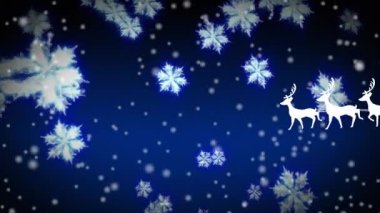 Noel Baba kızakta ren geyikleri tarafından yüzen kar tanelerine ve düşen beyaz beneklere karşı çekiliyor. Noel şenliği ve kutlama konsepti