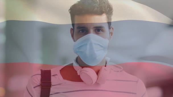 Анимация Флага России Размахивающего Над Человеком Маске Время Пандемии Ковида — стоковое видео