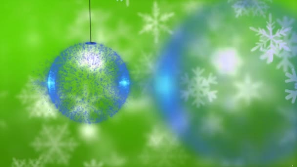 Πολλαπλά Μπλε Μπιχλιμπίδια Κρέμονται Πάνω Νιφάδες Χιονιού Και Εικονίδια Χριστουγεννιάτικο — Αρχείο Βίντεο