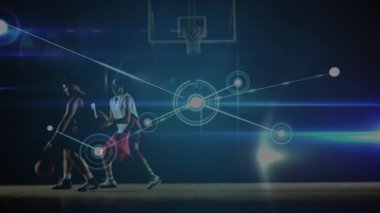 Spor salonundaki çeşitli basketbol oyuncuları üzerinden bağlantı ağlarının animasyonu. global spor, bağlantılar ve veri işleme kavramı dijital olarak oluşturulmuş video.
