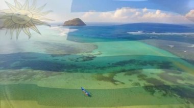 Deniz manzarasına karşı uruguay bayrağı sallamanın dijital bileşimi. Ulusal turizm ve seyahat kavramı