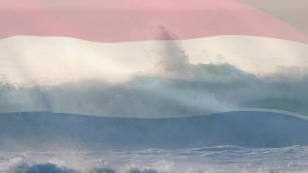 Denizde Dalgalanan Dalgalara Karşı Hollanda Bayrağının Dijital Bileşimi Ulusal Turizm — Stok video