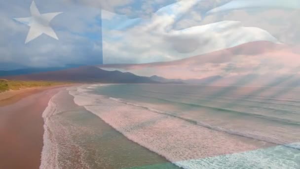 Digitale Komposition Von Schwenkender Chilenischer Flagge Gegen Luftaufnahme Von Strand — Stockvideo