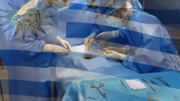 Animation Drapeau Uruguay Agitant Sur Les Chirurgiens Masqués Global Covid — Video