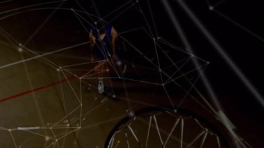 Beden eğitiminde karışık ırk erkek basketbol oyuncusu üzerinden bağlantı ağlarının animasyonu. global spor, bağlantılar ve veri işleme kavramı dijital olarak oluşturulmuş video.