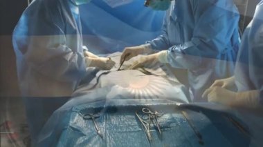 Ameliyathanede cerrah üzerinde sallanan Arjantin bayrağının animasyonu. küresel tıp, covid 19 pandemik konsept sırasında sağlık hizmetleri dijital olarak üretilen video.