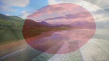Japon bayrağının deniz manzarasında dalgalanması. seyahat, tatiller, vatanseverlik ve dijital olarak üretilen video konsepti.