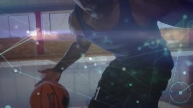 Çeşitli erkek basketbol oyuncuları grubu üzerinden bağlantı ağının animasyonu. global spor, bağlantılar ve dijital arayüz konsepti dijital olarak oluşturulmuş video.