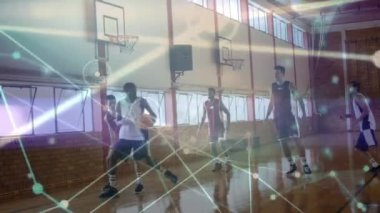 Spor salonundaki çeşitli basketbol oyuncuları ile bağlantılı ağların animasyonu. global spor, bağlantılar ve veri işleme kavramı dijital olarak oluşturulmuş video.