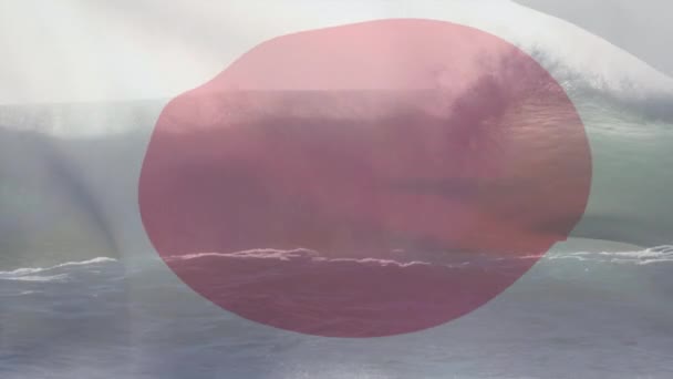 Цифровой Состав Японского Флага Машущего Против Воздушного Вида Волн Море — стоковое видео