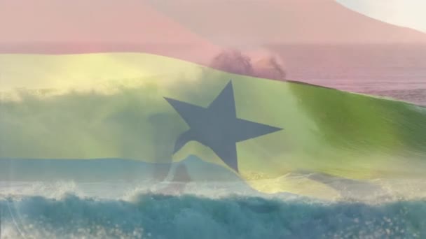Digitální Složení Ghanské Vlajky Vlnící Proti Leteckému Pohledu Vlny Moři — Stock video