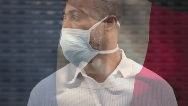Animation Flaggan France Viftar Över Mannen Bär Ansiktsmask Covid Pandemi — Stockvideo