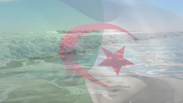 Composition Numérique Drapeau Algérie Agitant Contre Les Vagues Dans Mer — Video