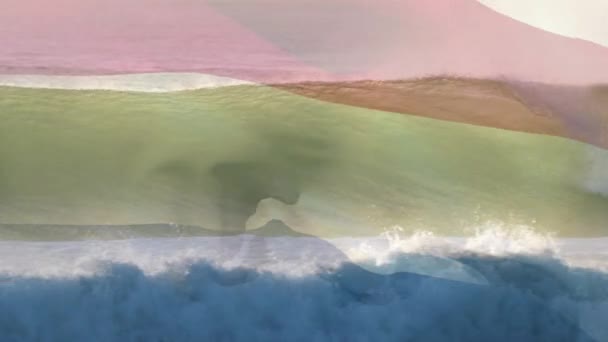 Komposisi Digital Melambaikan Bendera Netherland Terhadap Gelombang Laut Turis Nasional — Stok Video