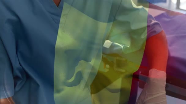 Animación Bandera Bélgica Ondeando Sobre Cirujana Quirófano Medicina Global Servicios — Vídeos de Stock