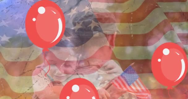 Danke Veteranen Textbanner Und Luftballons Schweben Über Dem Kaukasischen Soldaten — Stockvideo
