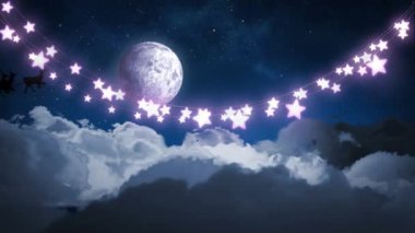 Gece gökyüzünde Noel Baba kızağı ve yıldızların animasyonu. Noel, gelenek ve kutlama konsepti dijital olarak oluşturuldu.