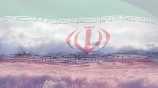 Cyfrowy Skład Irańskiej Flagi Falujący Przed Powietrznym Widokiem Fal Morzu — Wideo stockowe