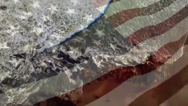Ψηφιακή Σύνθεση Του Κυματίσματος Μας Σημαία Έναντι Εναέρια Άποψη Των — Αρχείο Βίντεο