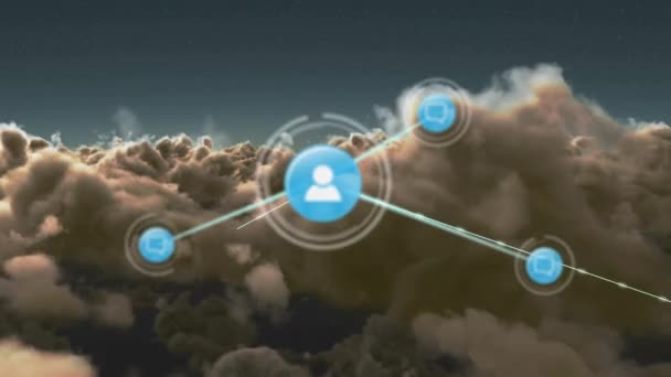 Animacja Sieci Połączeń Ikonami Nad Niebem Globalne Połączenia Przetwarzanie Danych — Wideo stockowe