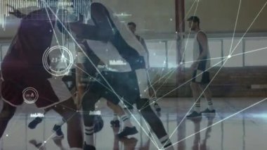 Spor salonundaki çeşitli basketbol oyuncuları ile bağlantılı ağların animasyonu. global spor, bağlantılar ve veri işleme kavramı dijital olarak oluşturulmuş video.