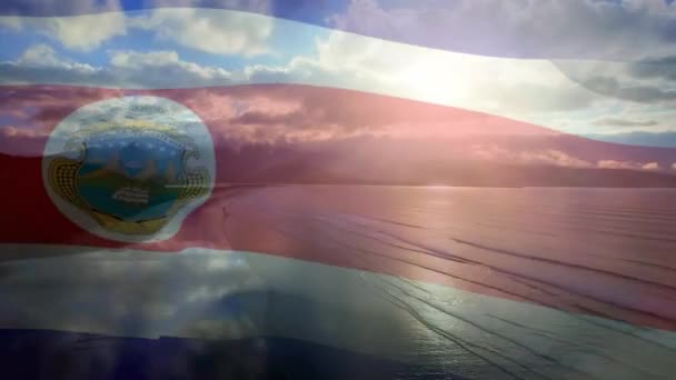 Digitale Zusammensetzung Der Schwenkenden Costa Rica Flagge Gegen Die Luftaufnahme — Stockvideo