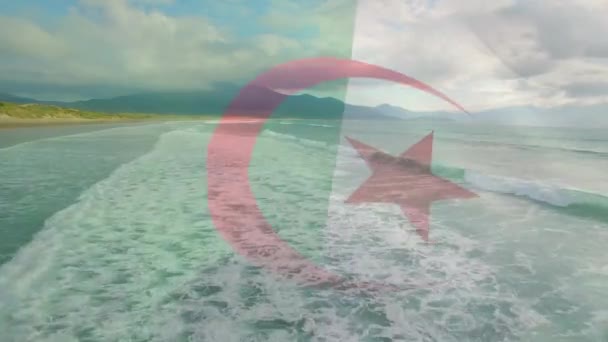 Composition Numérique Drapeau Algérie Agitant Contre Vue Aérienne Des Vagues — Video