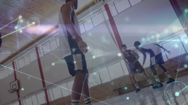 Animación Redes Conexiones Sobre Grupo Diversos Jugadores Baloncesto Gimnasio Deporte — Vídeo de stock