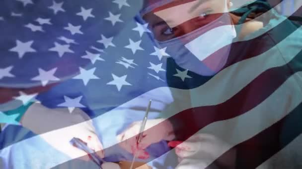 Анимация Флага Соединенных Штатов Америки Махающего Над Хирургами Операционной Глобальная — стоковое видео
