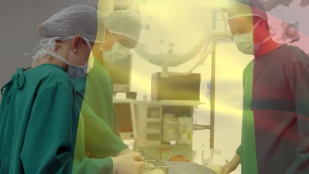 Animazione Bandiera Italia Sventolando Sopra Chirurghi Sala Operatoria Medicina Globale — Video Stock