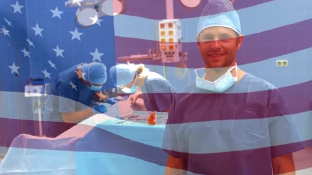 Animación Bandera Ondeando Sobre Cirujanos Quirófano Medicina Global Servicios Salud — Vídeos de Stock