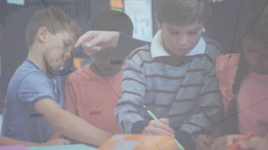 Okul çocukları üzerindeki bağlantı ağının animasyonu. küresel bağlantılar, eğitim ve öğrenme kavramı dijital olarak oluşturulmuş video.