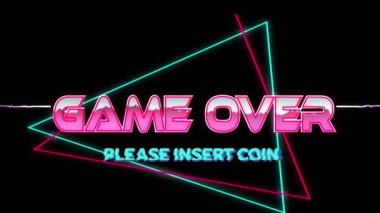 Geometrik hareketli şekiller ve havai fişekler üzerinden oyunun animasyonu. Video oyunu, eğlence ve dijital arayüz kavramı dijital olarak oluşturuldu.