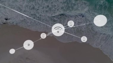 Deniz manzarası üzerindeki simgelerle bağlantı ağının animasyonu. küresel sosyal medya ve iletişim konsepti dijital olarak oluşturulmuş video.