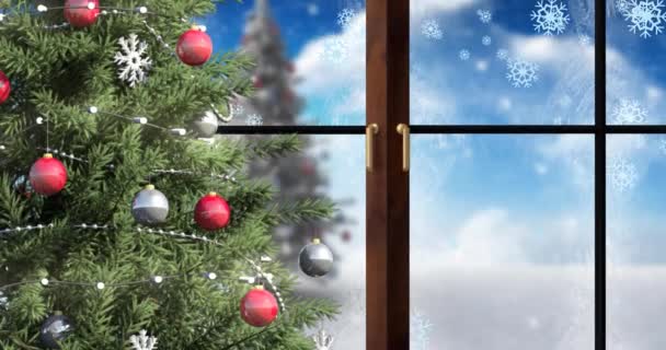 Анимация Снега Падающего Рождественскую Елку Видна Через Окно Рождество Традиции — стоковое видео