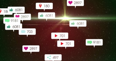 Sosyal medya simgeleri ve gece gökyüzündeki yıldızların üzerindeki beyaz afişler üzerindeki numaralar. küresel sosyal medya ağı, dijital arayüz ve dijital olarak üretilen vide konsepti