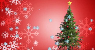 Kırmızı arka planda kar yağışı ve Noel ağacı animasyonu. Noel, kış, gelenek ve kutlama konsepti dijital olarak oluşturulmuş video.