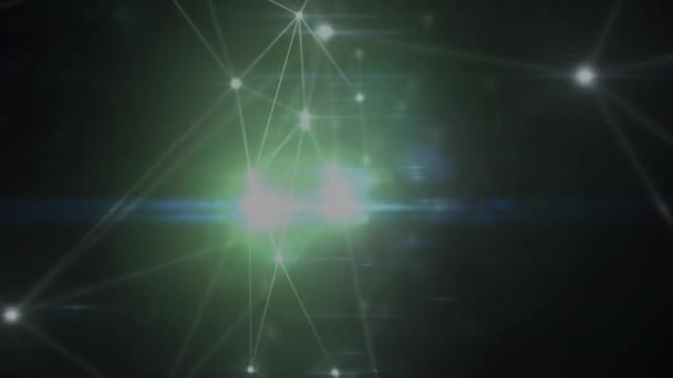 Animation de réseaux de connexions sur fond noir. Connexions globales, traitement des données et concept d'interface numérique vidéo générée numériquement.