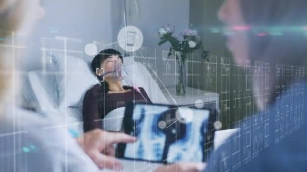タブレットを使用して多様な医師の接続のネットワークのアニメーション 世界中の医療 テクノロジーの概念をデジタルで生成し — ストック動画