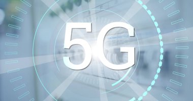 Üstün bir dosyanın arka planına sahip 5G etrafında hareket eden gelecekçi dairelerin dijital görüntüsü
