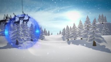 Kar yağışı, takı ve kış manzarası üzerine kızakta ren geyiği olan Noel Baba 'nın animasyonu. Noel, gelenek ve kutlama konsepti dijital olarak oluşturuldu.