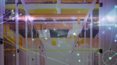 Bilgisayar sunucuları üzerinden bağlantı ağının animasyonu. küresel ağlar, bağlantılar, veri işleme ve dijital arayüz kavramı dijital olarak oluşturulmuş video.