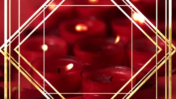 Χρυσή Διακοσμητική Κορνίζα Πάνω Από Πολλαπλές Καύση Κεριά Κόκκινο Φόντο — Αρχείο Βίντεο