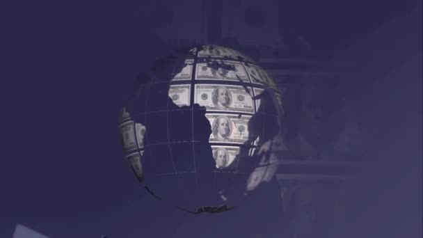 Animatie Van Wereldbol Gemaakt Van Dollars Donkerblauwe Achtergrond Wereldwijde Financiering — Stockvideo