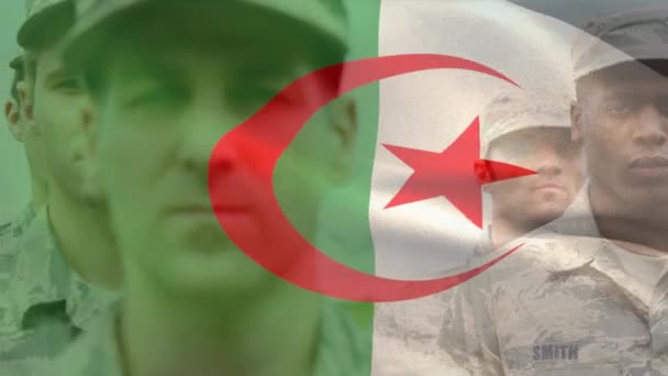 Κινούμενη Σημαία Της Αλγερίας Πάνω Από Διάφορους Άνδρες Στρατιώτες Στρατός — Αρχείο Βίντεο