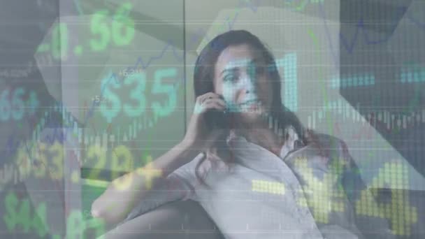 Animación Del Procesamiento Datos Financieros Través Empresaria Usando Smartphone Negocios — Vídeos de Stock