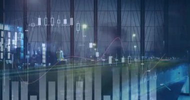 Geceleri şehir manzarası üzerinden finansal veri işleme animasyonu. küresel iş, finans, bağlantılar ve dijital arayüz konsepti dijital olarak oluşturulmuş video.