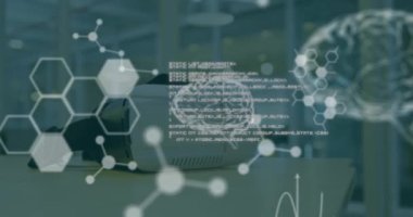 VR kulaklık üzerinden kimyasal bileşiklerin ve tıbbi veri işlemenin animasyonu. Bilim ve veri işleme kavramı dijital olarak oluşturulmuş video.