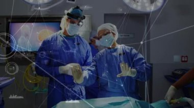 Ameliyathanedeki cerrahlar üzerinden bağlantı ve veri işleme ağının animasyonu. Dijital olarak üretilen tıbbi ve sağlık teknolojisi kavramı.